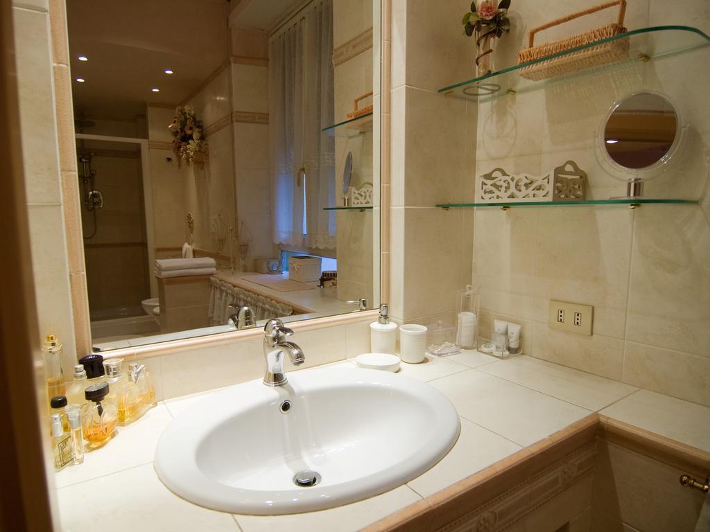 B&B Les Suites Ρώμη Δωμάτιο φωτογραφία