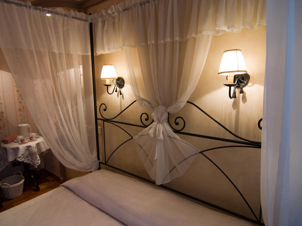 B&B Les Suites Ρώμη Δωμάτιο φωτογραφία